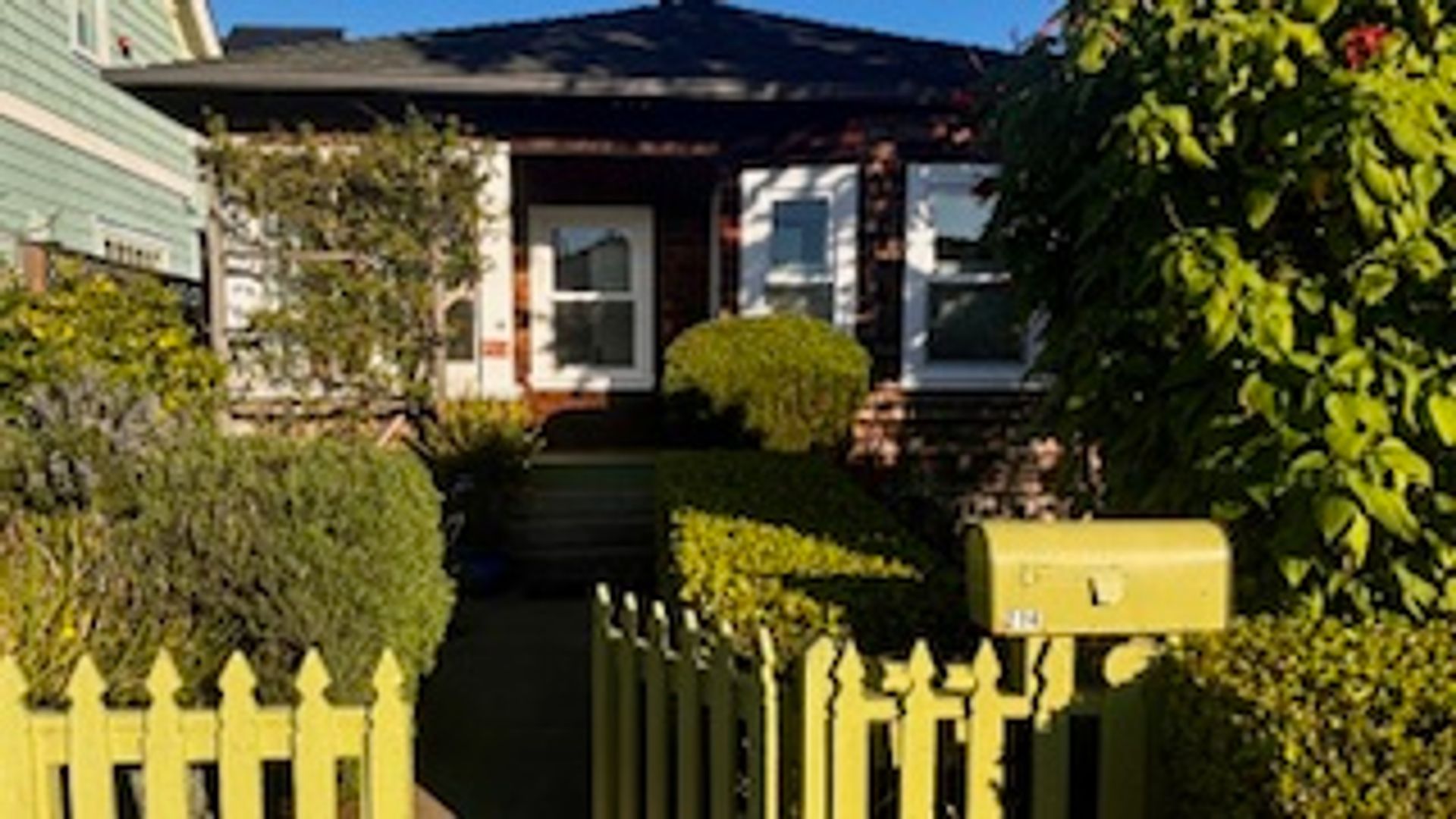 Santa Cruz House: 214 Third Ave.